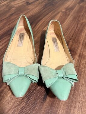 Saks Fifth Avenue Bow Flats